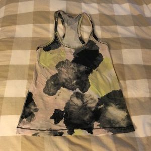💚💛🖤Lululemon racerback tank🖤💛💚